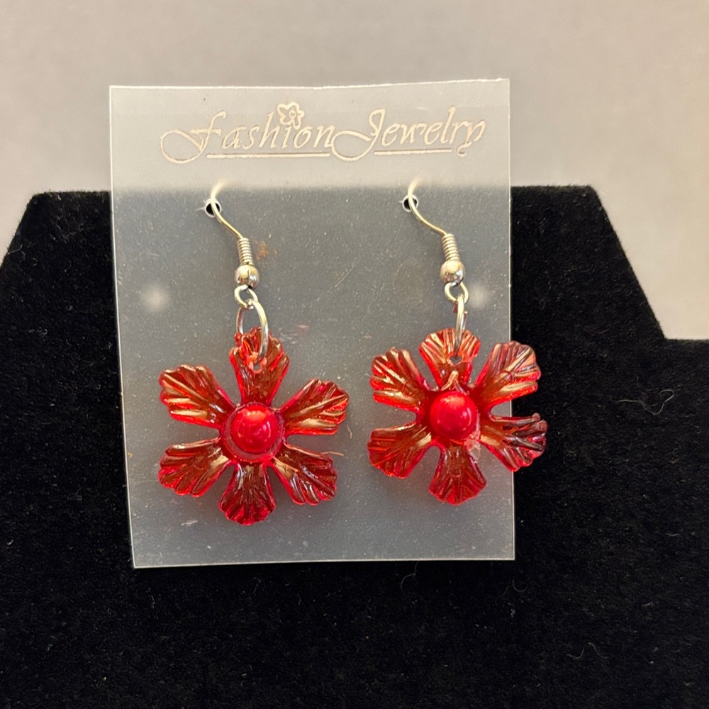 💕5/25💕Fashion Jewelry Red Flower Earrings NWT